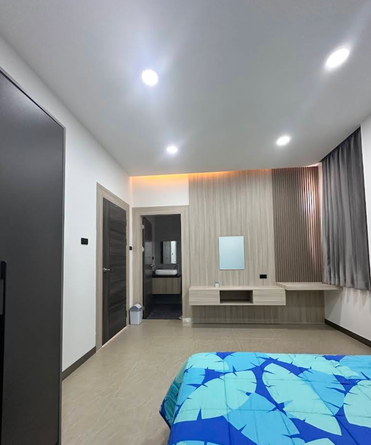 Gallery image 12